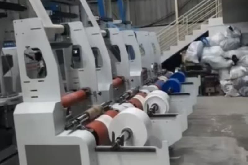 Cliente de Bangladés: Duplicación de la producción en un espacio limitado de fábrica gracias a una máquina de doble cabezal a medida 2